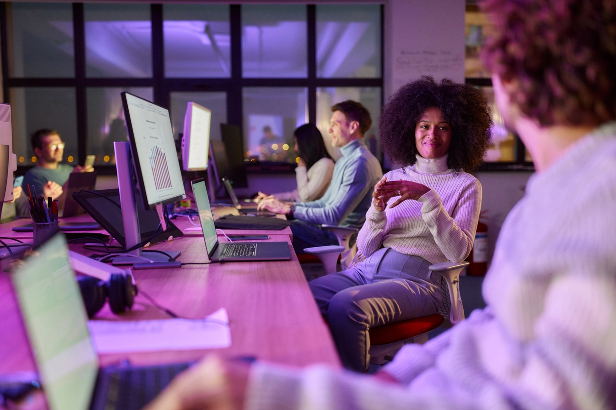 Security and engineering teams collaborating in an operations powered by Splunk Enterprise Security.